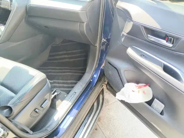 Toyota Harrier — Фото автомобиля 10