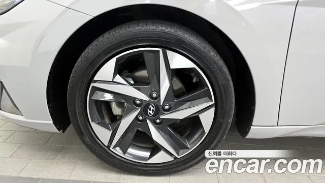 Hyundai AVANTE Avante (CN7) — Фото автомобиля 5