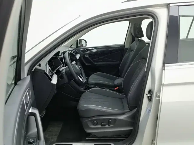 Volkswagen Tiguan L — Фото автомобиля 10