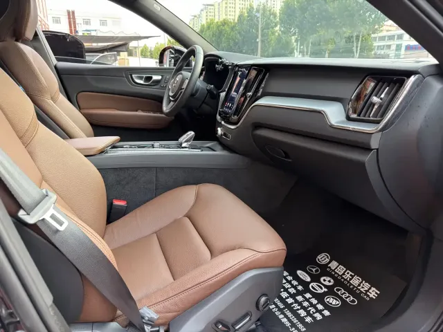 Volvo Volvo XC60 2025 B5 AWD Smart Luxury Edition — Фото автомобиля 14