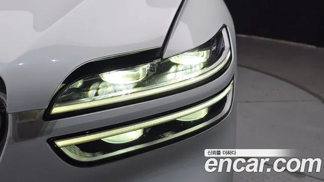 Genesis GV70 — Фото автомобиля 7