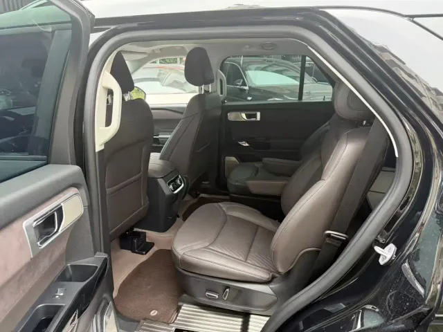 Ford Explorer — Фото автомобиля 6