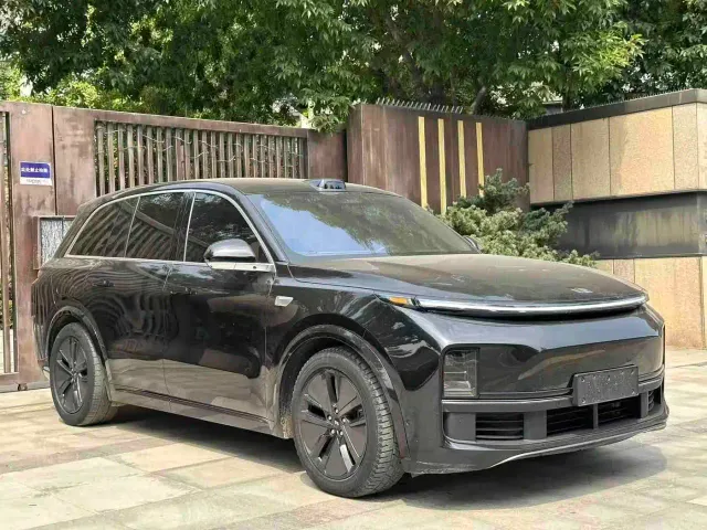 Li Auto L8 — Фото автомобиля 3