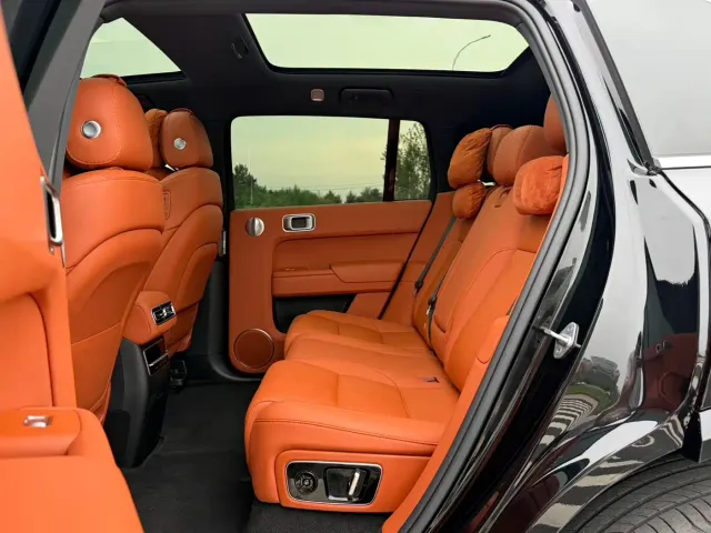 Li Auto L7 — Фото автомобиля 9