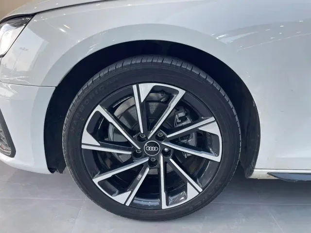 Audi A4L — Фото автомобиля 18
