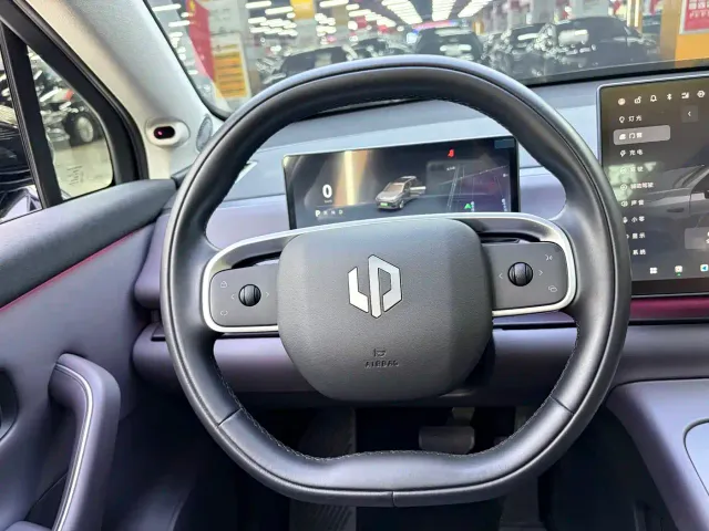 Leapmotor C16 — Фото автомобиля 12