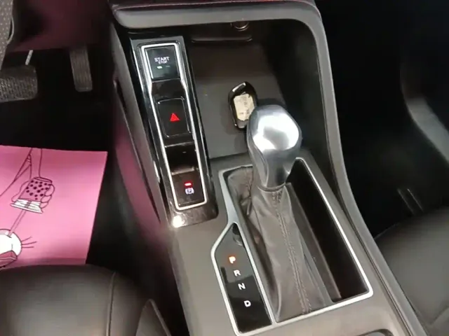 Roewe i5 — Фото автомобиля 13