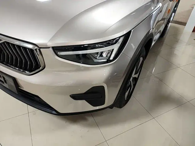 Volvo XC40 — Фото автомобиля 23