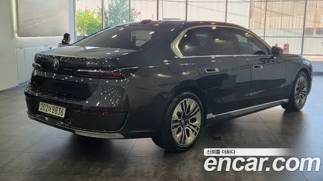 BMW 7 Series G70 — Фото автомобиля 2