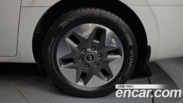 Hyundai Staria — Фото автомобиля 6