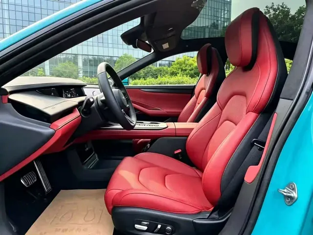 Xiaomi SU7 — Фото автомобиля 8