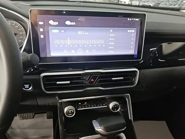 Geely Binyue — Фото автомобиля 12