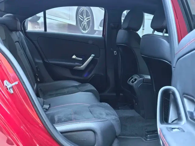 Mercedes-Benz A-Class — Фото автомобиля 12