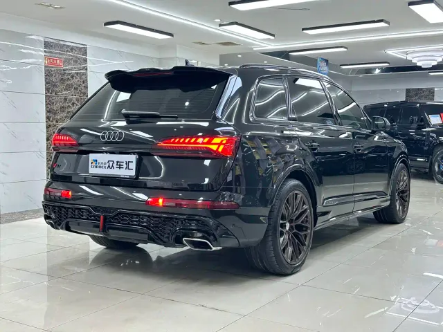 Audi Q7 — Фото автомобиля 6
