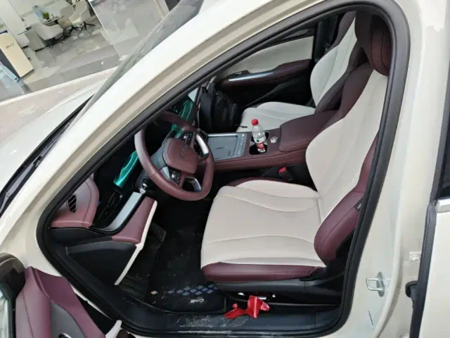 BYD Seal 07 DM-i — Фото автомобиля 14