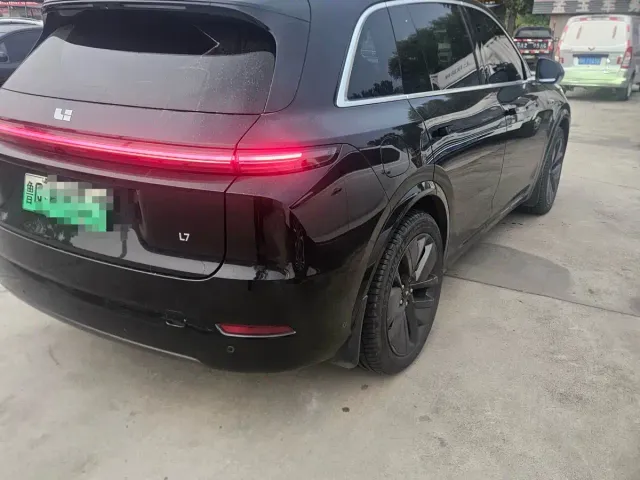 Li Auto L7 — Фото автомобиля 10