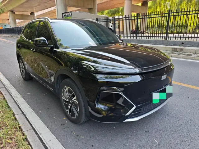 Geely Galaxy Starship 7 EM-i — Фото автомобиля 3