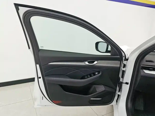 Geely Xingrui — Фото автомобиля 7
