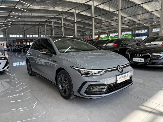 Volkswagen Golf — Фото автомобиля 3