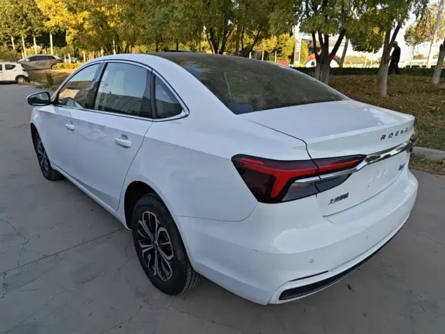 Roewe i6 MAX EV — Фото автомобиля 4