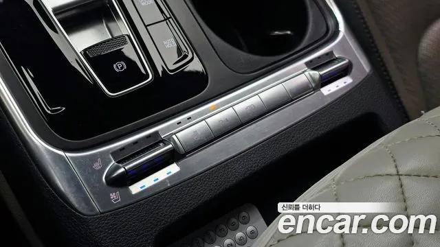 Kia Carnival Generation 4 — Фото автомобиля 30