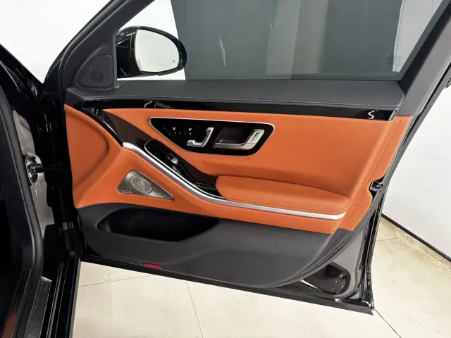 Mercedes-Benz S-Class — Фото автомобиля 22