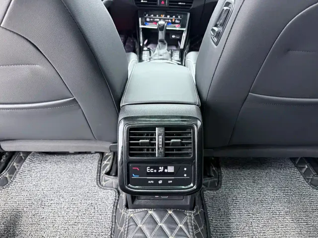 Volkswagen Passat — Фото автомобиля 10