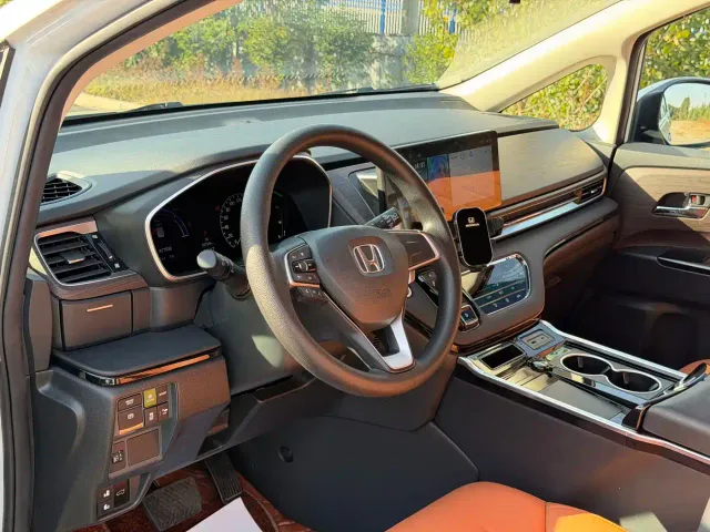 Honda Odyssey — Фото автомобиля 2