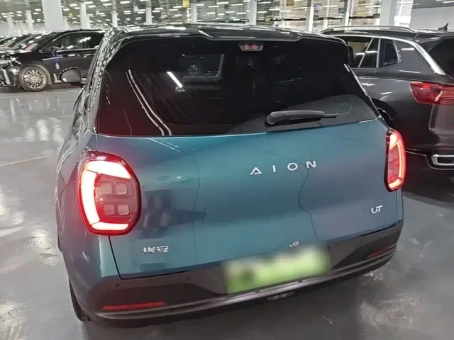 GAC Aion UT — Фото автомобиля 5