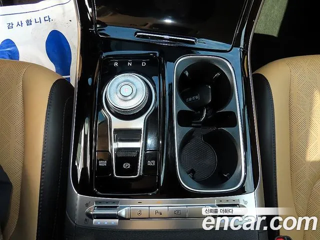 Kia Carnival Generation 4 — Фото автомобиля 11