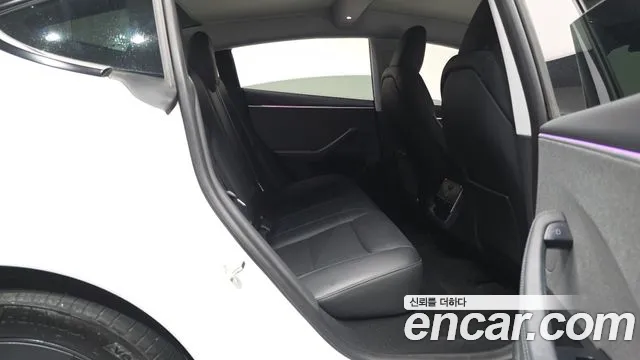 Tesla Model 3 — Фото автомобиля 9