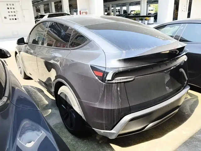 Tesla Model Y — Фото автомобиля 4