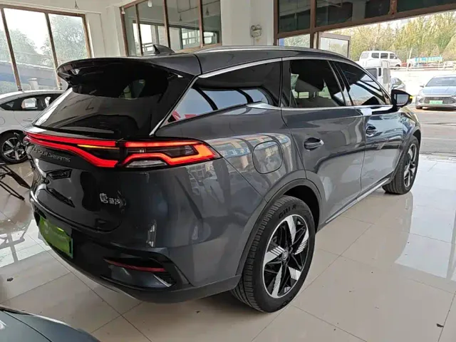 BYD Tang — Фото автомобиля 6