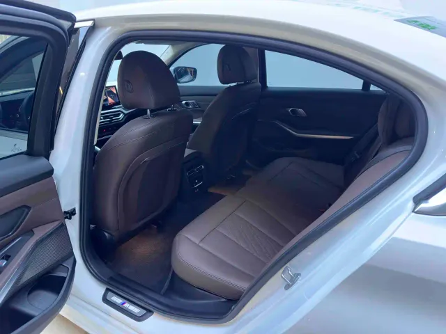BMW 3 Series — Фото автомобиля 11
