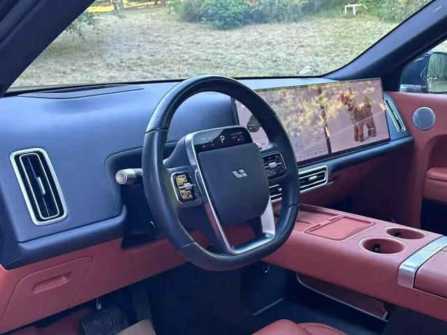 Li Auto L8 — Фото автомобиля 7