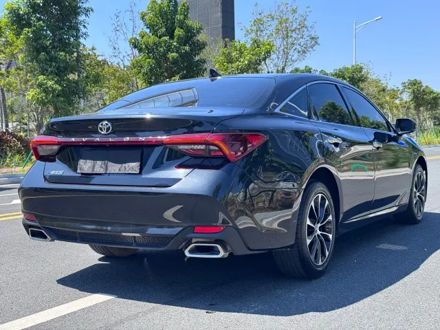 Toyota Avalon — Фото автомобиля 8