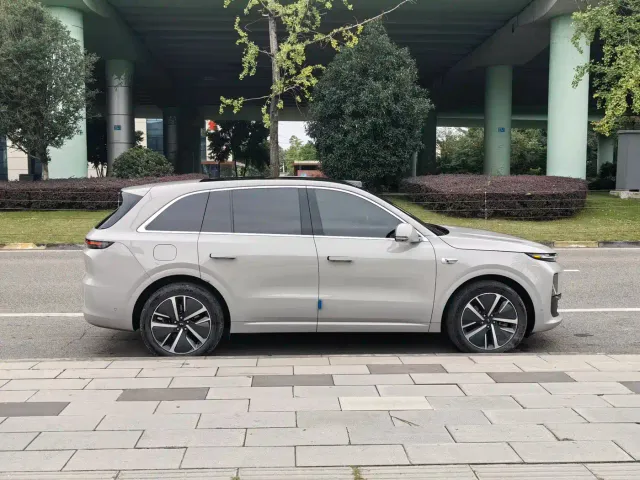 Li Auto L6 — Фото автомобиля 5
