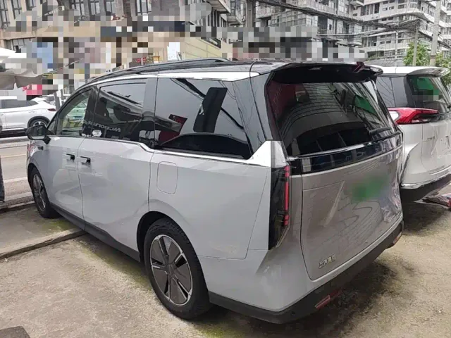 Maxus Dajia 7 — Фото автомобиля 4