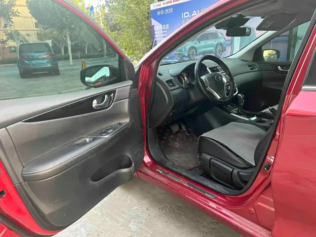 Nissan Tiida — Фото автомобиля 7