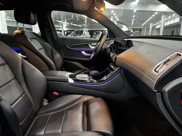 Mercedes-Benz EQC — Фото автомобиля 19