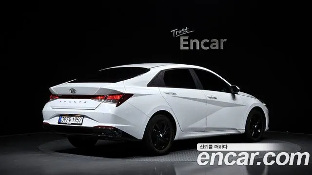Hyundai Avante CN7 — Фото автомобиля 2