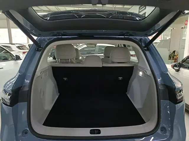 Leapmotor B10 — Фото автомобиля 18