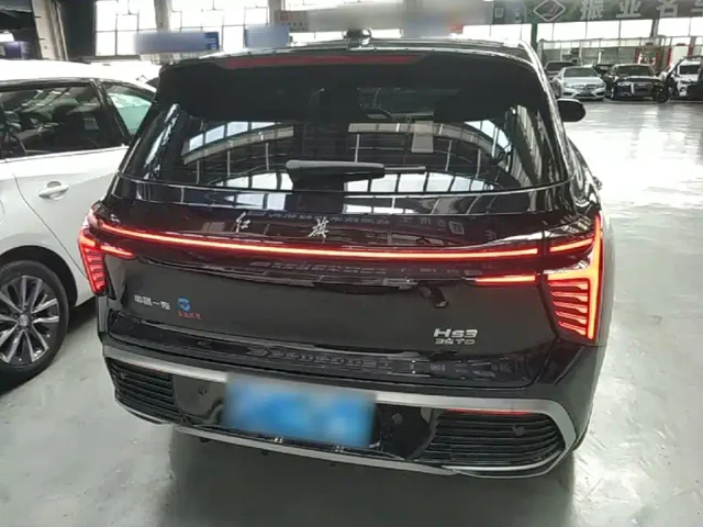 Hongqi HS3 — Фото автомобиля 5