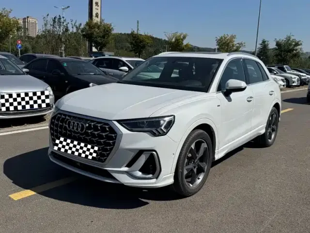 Фотография автомобиля — Audi Q3