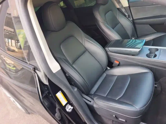 Tesla Model Y — Фото автомобиля 24