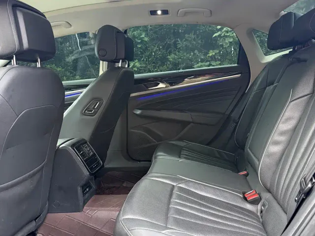 Volkswagen Passat — Фото автомобиля 6