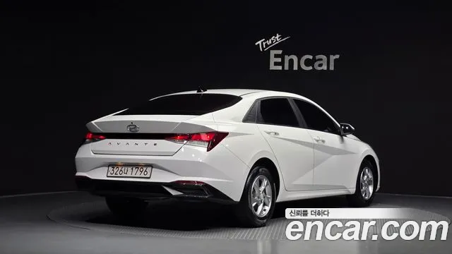Hyundai AVANTE — Фото автомобиля 2