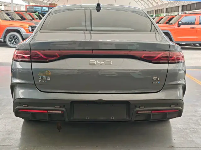 BYD Qin L — Фото автомобиля 8