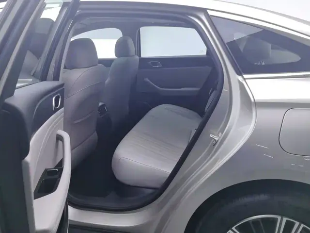 Geely Galaxy Stellar 6 — Фото автомобиля 11