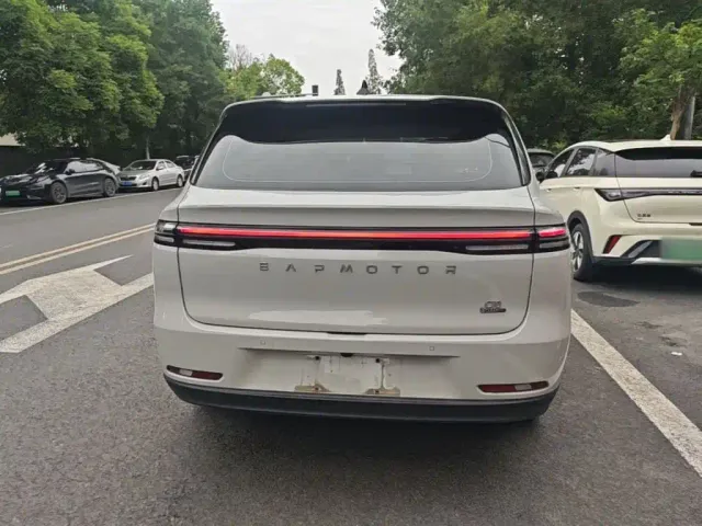 Leapmotor C10 — Фото автомобиля 5